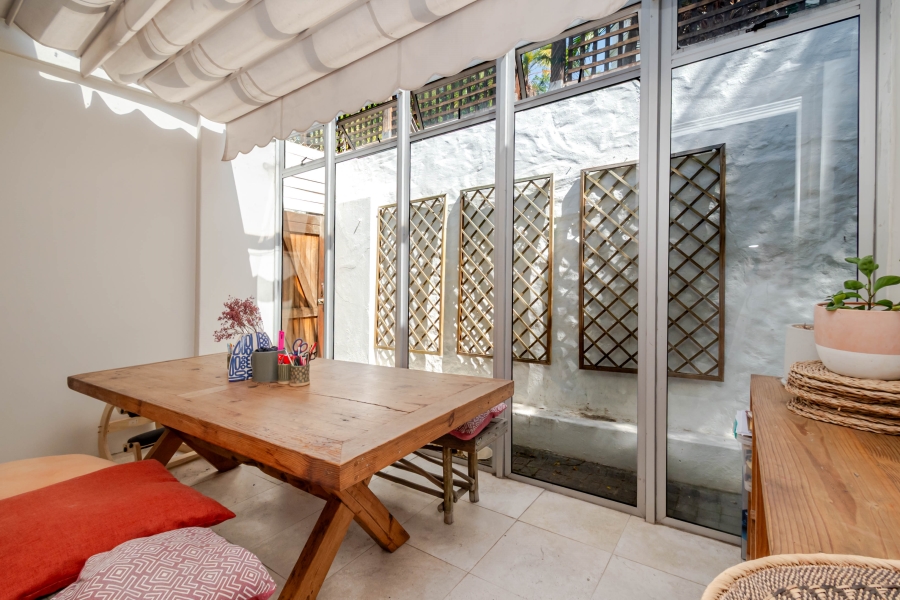 2 Bedroom Property for Sale in Tamboerskloof Western Cape